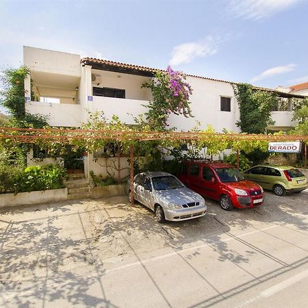 Apartments Derado Supetar Bagian luar foto